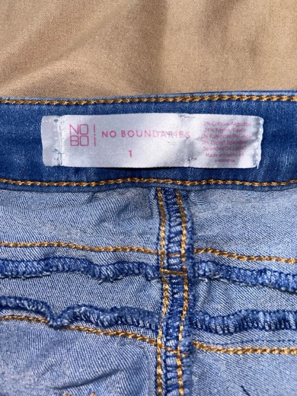 No Boundaries Medium Blue High-Rise Button-Fly Denim Shorts